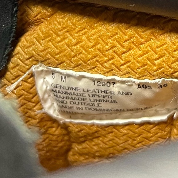 Timberland Classic 6” Premium Boots - Picture 11 of 12